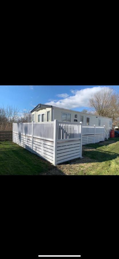 Апартаменты Meadows 3 New Beach Holiday Park Димчерч Экстерьер фото