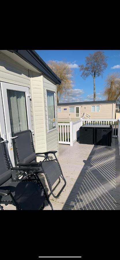 Апартаменты Meadows 3 New Beach Holiday Park Димчерч Экстерьер фото