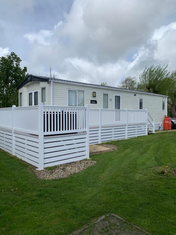 Апартаменты Meadows 3 New Beach Holiday Park Димчерч Экстерьер фото